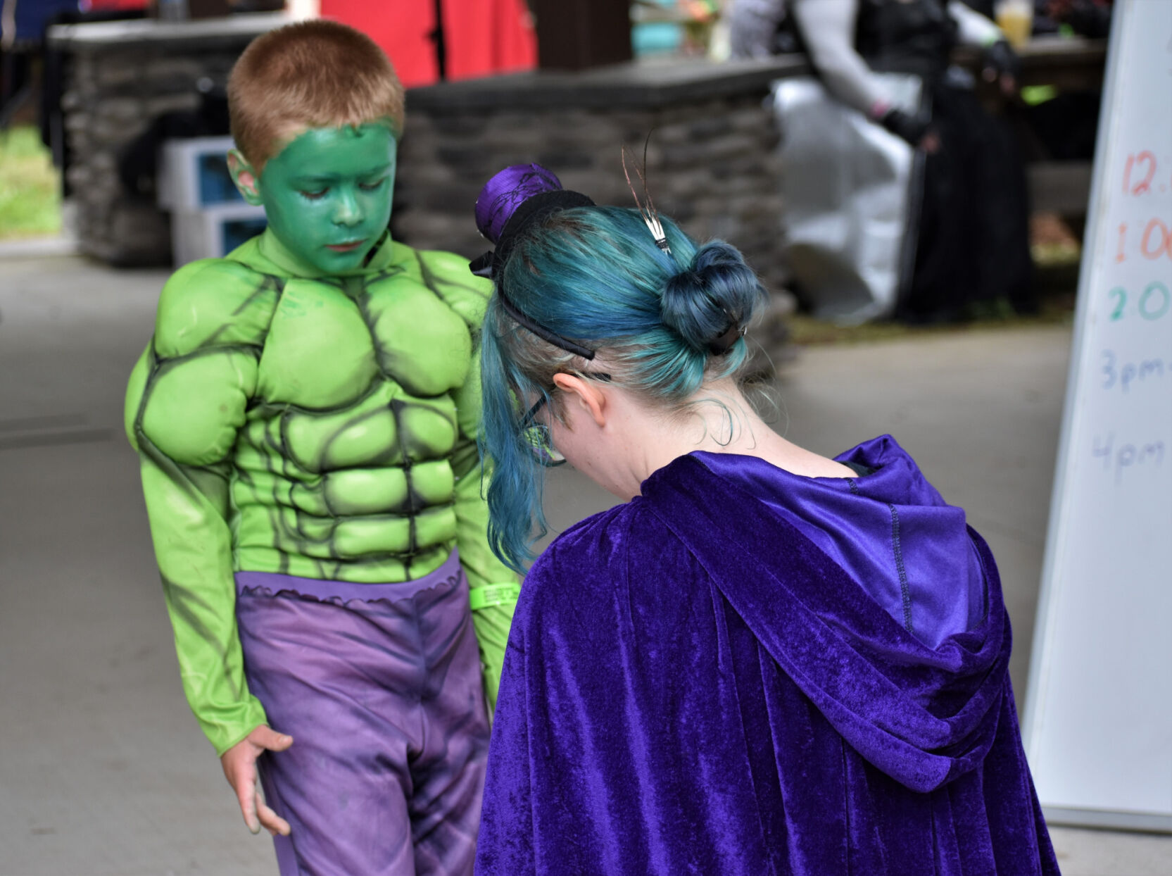 Comic-con gathering draws fans, cosplayers